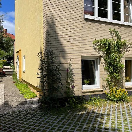 Gemuetliche Sanierte 1 Zimmer Wohnung Mit Privatem Parkplatz Im Zentrum Kiel Exterior foto