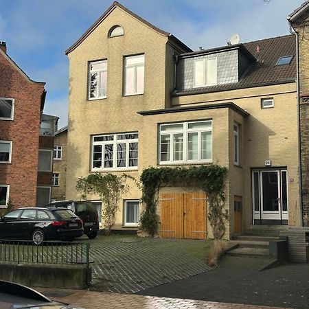 Gemuetliche Sanierte 1 Zimmer Wohnung Mit Privatem Parkplatz Im Zentrum Kiel Exterior foto